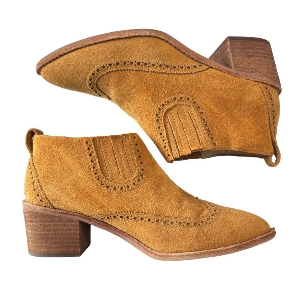 Madewell Grayson Brogue Western-Inspired Chelsea Suede Ankle Boots in Mustard